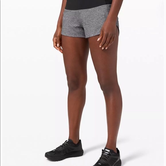 Speed up low rise 2.5 lululemon shorts - Picture 2 of 7
